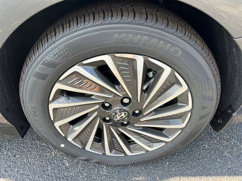 New 2025 Hyundai Sonata Limited image 20