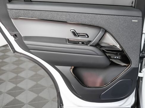 Used 2025 Land Rover Range Rover Sport Dynamic SE image 20