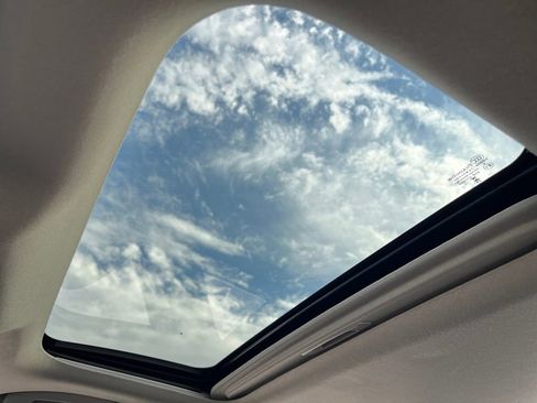 New 2025 Nissan Sentra SR w/ SR Premium Package image 7