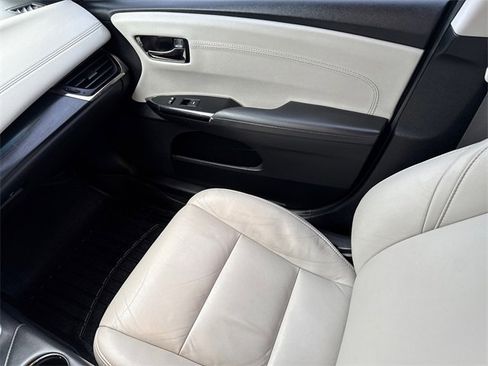 Used 2016 Toyota Avalon Touring image 15