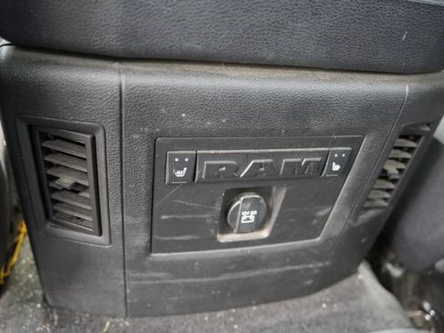 Used 2017 RAM 1500 Laramie w/ Convenience Group AWD/4WD image 4