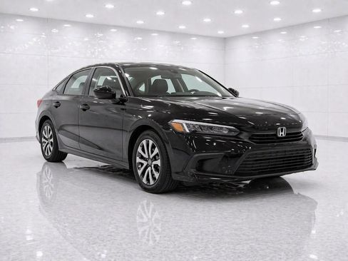 Used 2023 Honda Civic LX image 7