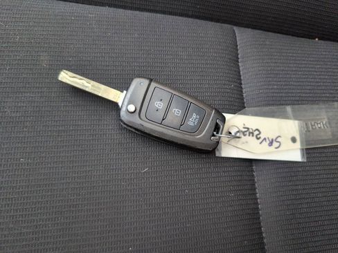 Certified 2023 Hyundai Venue SEL w/ Cargo Package image 32