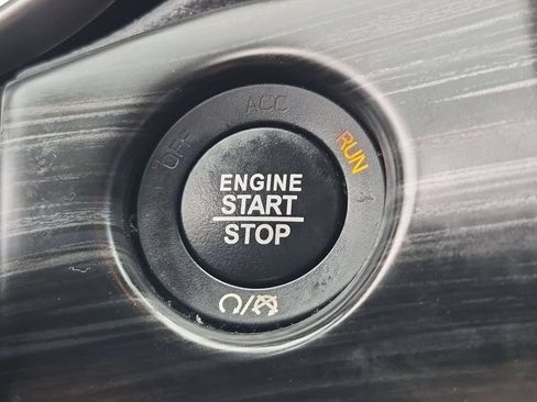 Used 2019 Jeep Grand Cherokee Altitude AWD/4WD image 21