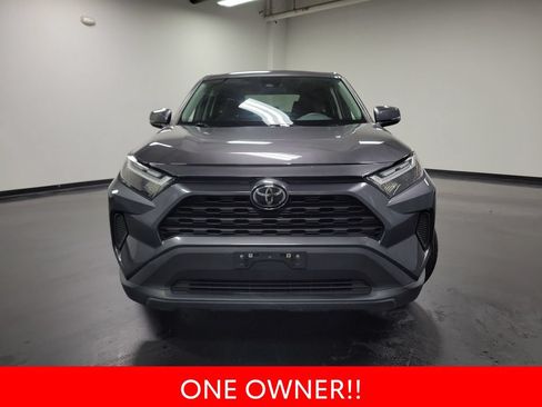 Used 2023 Toyota RAV4 LE AWD/4WD image 3