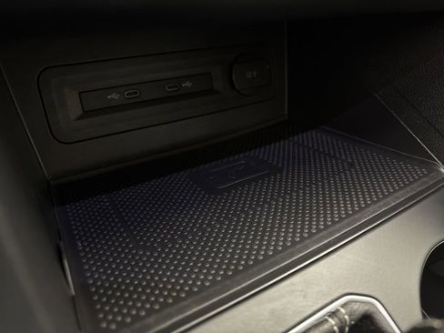 Used 2021 Volkswagen Atlas Cross Sport SE w/ Panoramic Sunroof Package image 31