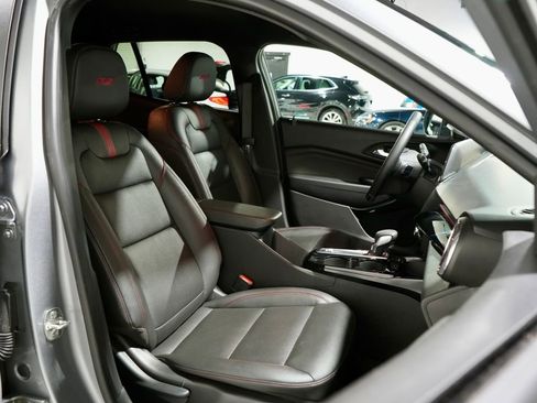 Used 2025 Chevrolet Trax RS w/ Driver Confidence Package image 22