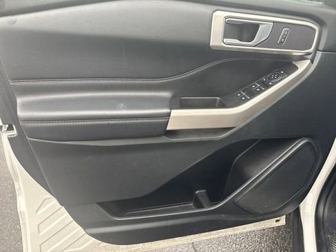 Used 2023 Ford Explorer XLT w/ Equipment Group 202A image 17