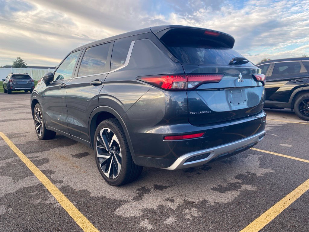 Used 2024 Mitsubishi Outlander SE AWD/4WD image 11