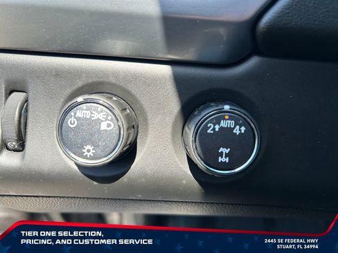 Used 2020 Chevrolet Suburban LT AWD/4WD image 13