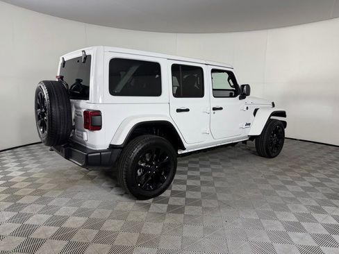 Used 2025 Jeep Wrangler Unlimited Sahara w/ Safety Group AWD/4WD image 5