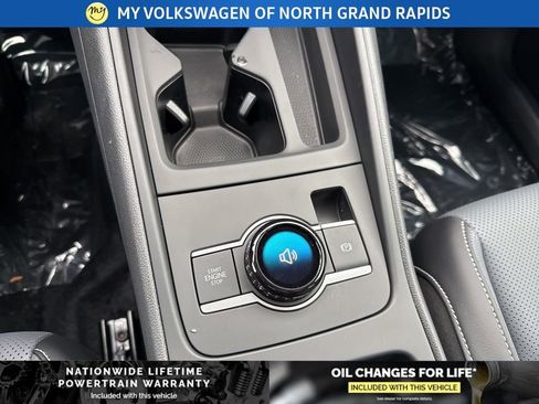 New 2025 Volkswagen Tiguan SE image 14