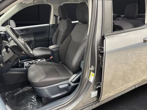 Used 2023 Ford Maverick XL image 4