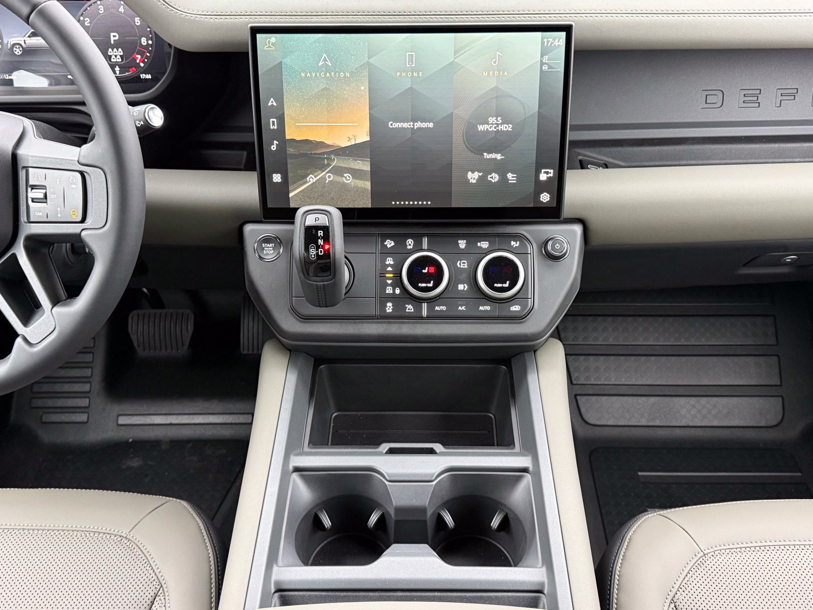 New 2026 Land Rover Defender 110 X-Dynamic SE AWD/4WD image 21