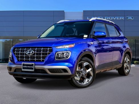 Used 2023 Hyundai Venue Limited FWD image 1