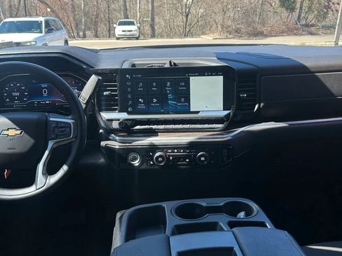 Used 2024 Chevrolet Silverado 1500 LT image 52