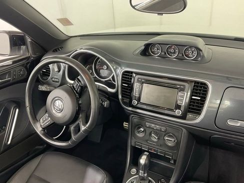 Used 2013 Volkswagen Beetle 2.0T FWD image 27