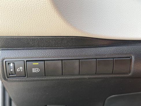 Certified 2025 Toyota Corolla LE image 18