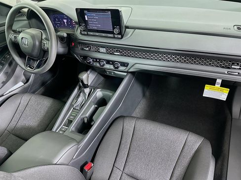 Used 2025 Honda Accord SE image 25