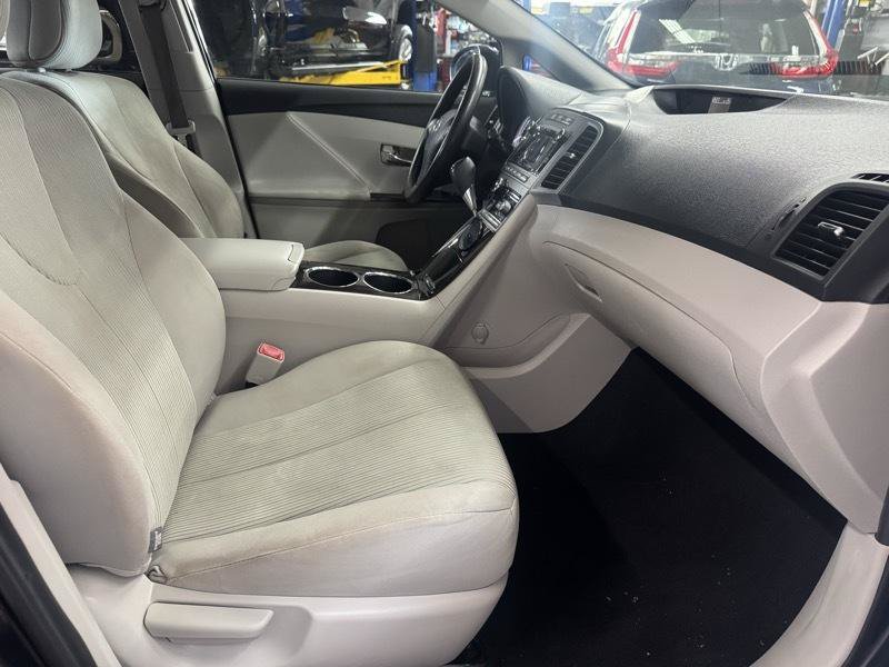 Used 2010 Toyota Venza AWD image 20
