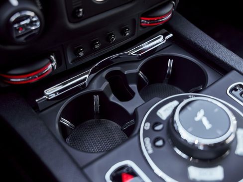 Used 2015 Rolls-Royce Wraith image 60