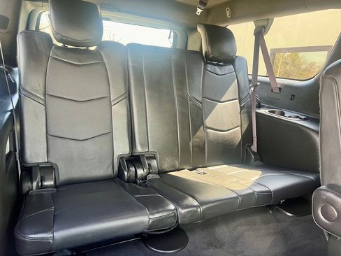 Used 2017 Cadillac Escalade ESV Platinum image 21