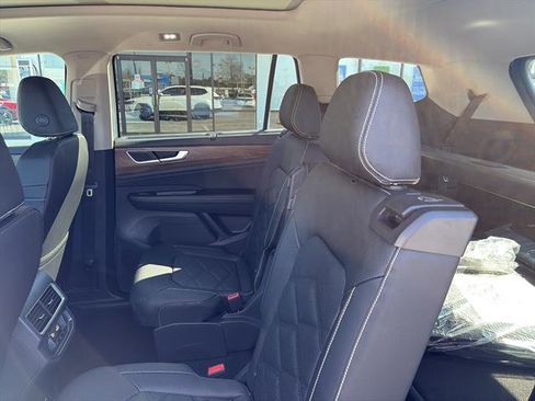 New 2026 Volkswagen Atlas SE FWD image 14