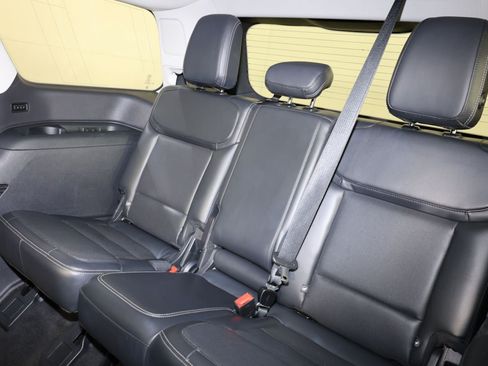 Used 2025 Ford Expedition Platinum AWD/4WD image 12