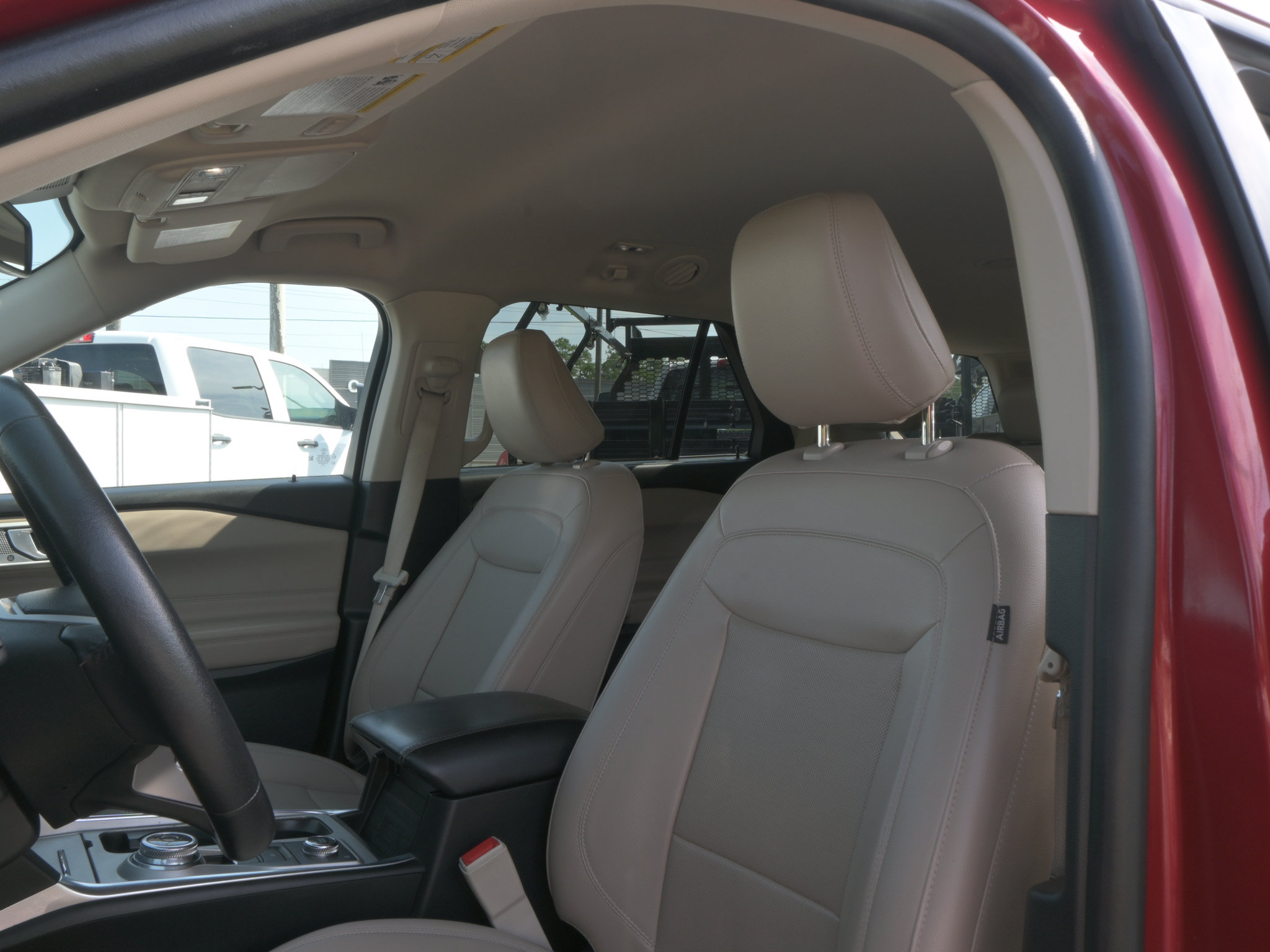Used 2023 Ford Explorer Limited AWD/4WD image 8