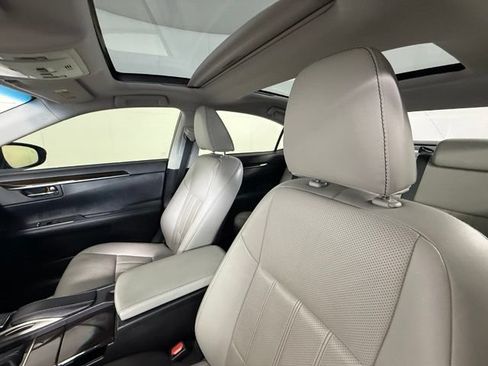 Used 2018 Lexus ES 350 w/ Luxury Package w/Wood Trim FWD image 5