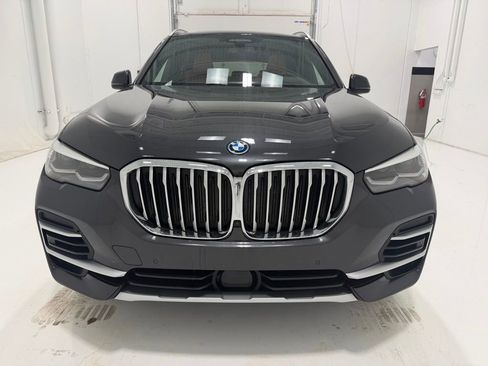 Used 2022 BMW X5 xDrive45e image 2