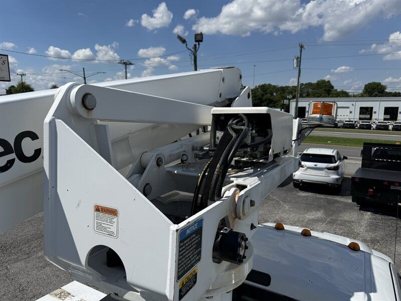 Used 2016 Ford F550 2WD Regular Cab Super Duty image 24