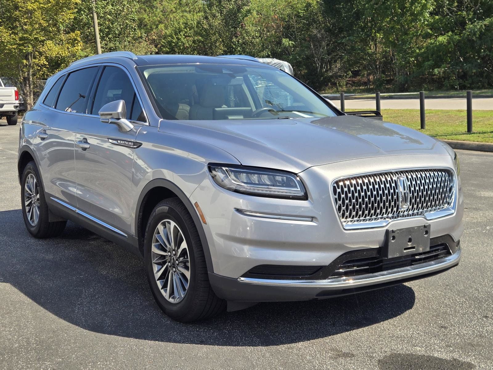 Used 2021 Lincoln Nautilus Reserve FWD image 3