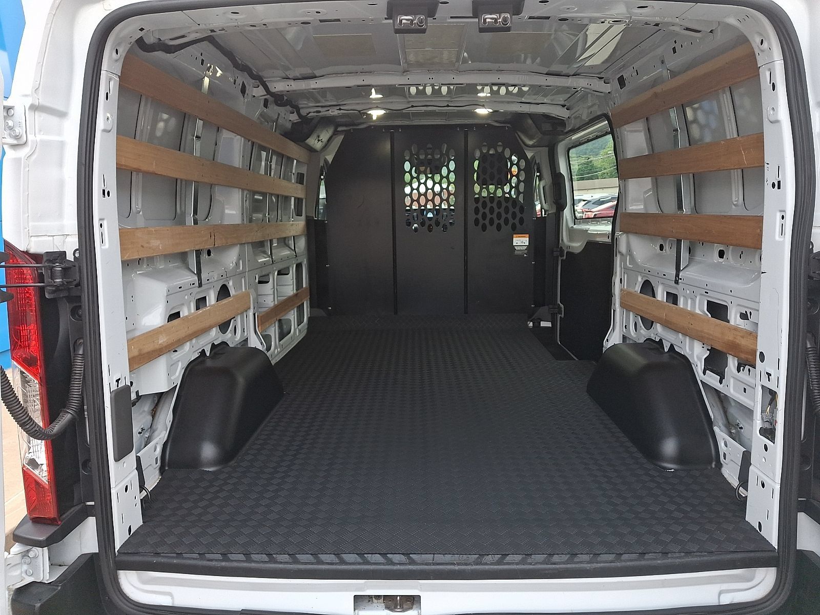 Used 2025 Ford Transit 250 Low Roof w/ Exterior Upgrade Package RWD image 28