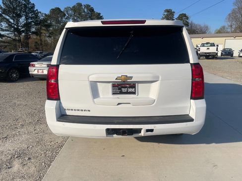 Used 2019 Chevrolet Suburban LT image 15