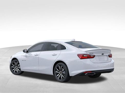 New 2025 Chevrolet Malibu RS FWD image 3