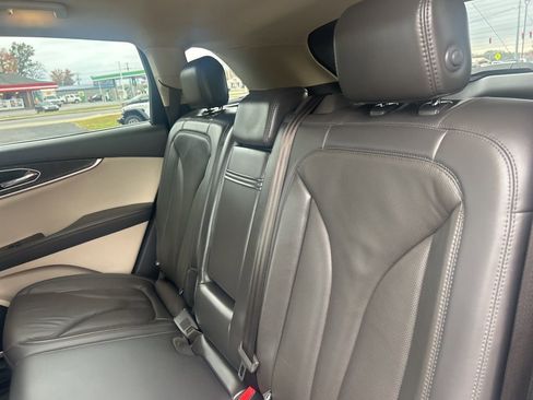 Used 2019 Lincoln Nautilus Reserve image 32