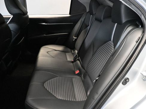 Used 2022 Toyota Camry SE FWD image 17