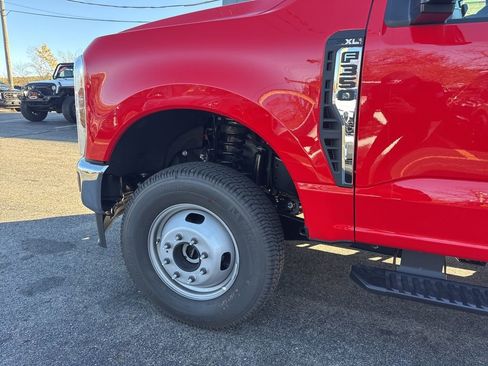 New 2026 Ford F350 XL w/ XL Chrome Package image 8
