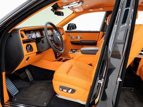 Used 2024 Rolls-Royce Phantom Sedan w/ The Phantom Package RWD image 37