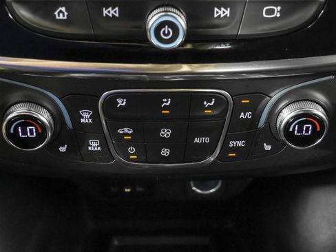 Used 2023 Chevrolet Traverse LT AWD/4WD image 30