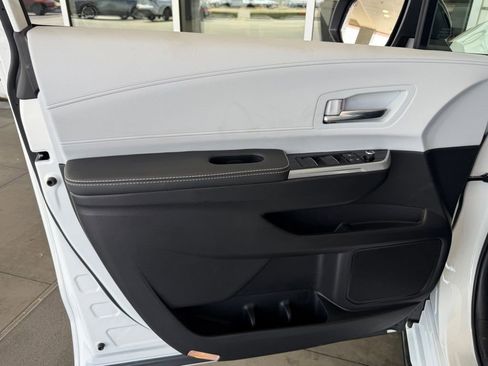 New 2026 Toyota Sienna XSE FWD image 15