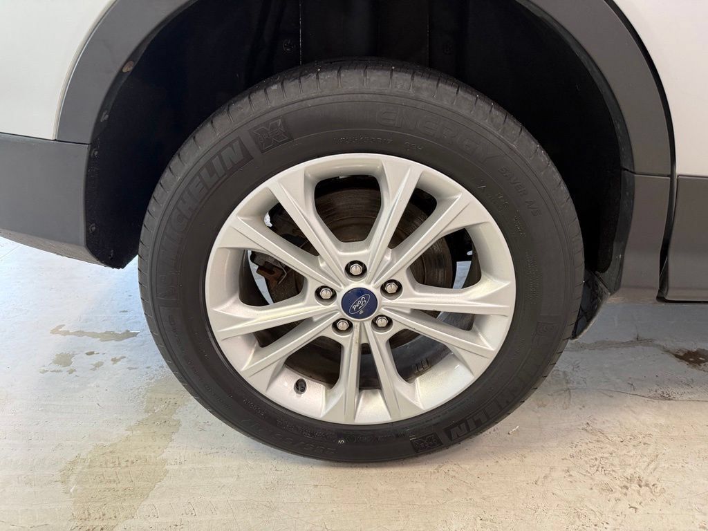 Used 2017 Ford Escape SE FWD image 33