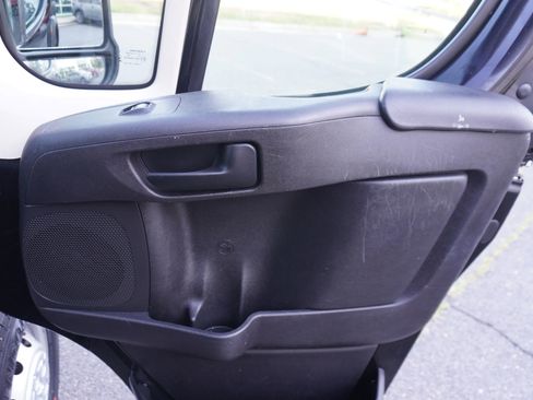 Used 2018 RAM ProMaster 2500 w/ Interior Convenience Group FWD image 12