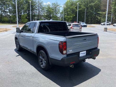 Certified 2025 Honda Ridgeline Sport image 8