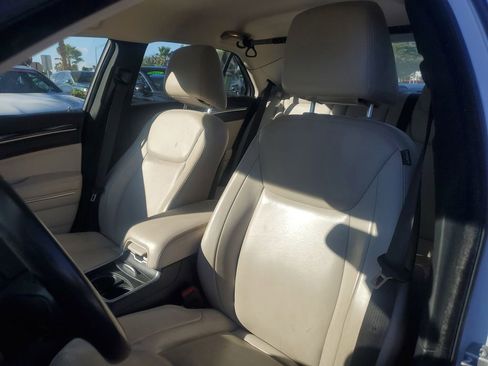 Used 2016 Chrysler 300 Limited w/ Driver Convenience Group image 17