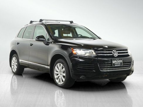 Used 2012 Volkswagen Touareg TDI image 8