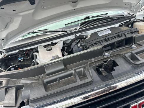 Used 2025 GMC Savana 2500 w/ Driver Convenience Package RWD image 21