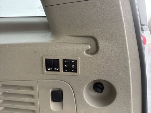 Used 2017 GMC Yukon XL Denali w/ Open Road Package image 12