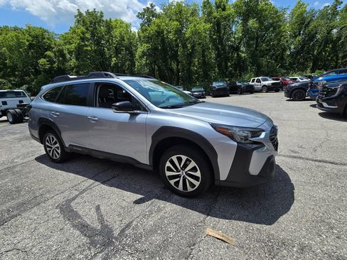 Used 2023 Subaru Outback Premium AWD/4WD image 10
